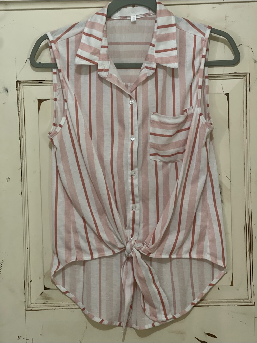 Eden & Olivia Pink and White Striped Tie-Front Sleeveless Blouse